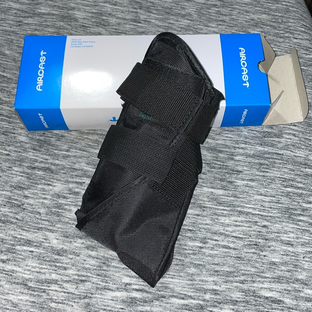 Brand new Aircast ankle brace